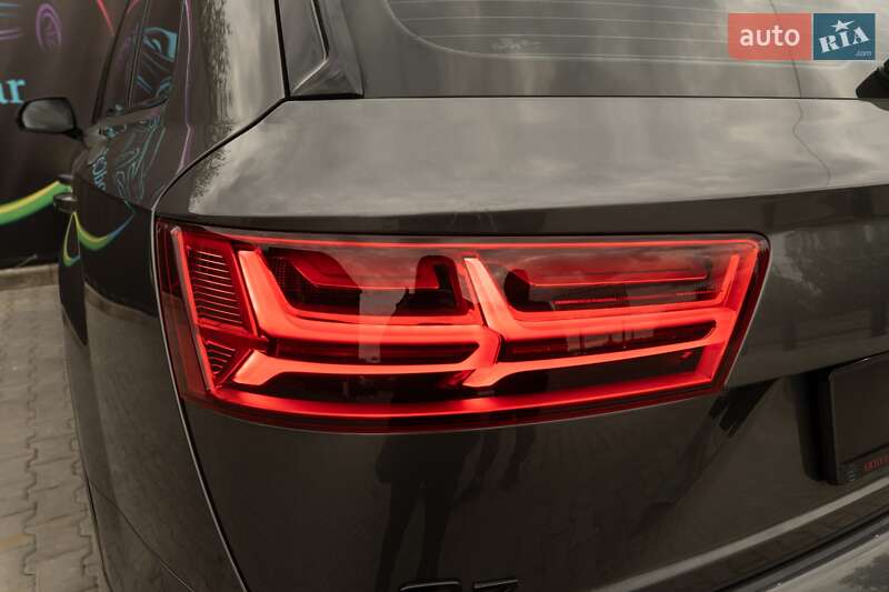 Позашляховик / Кросовер Audi Q7 2018 в Луцьку