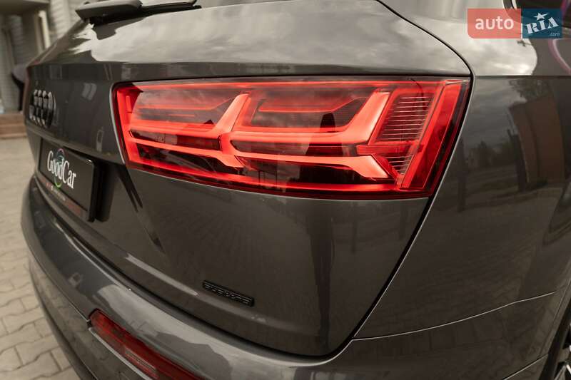 Позашляховик / Кросовер Audi Q7 2018 в Луцьку