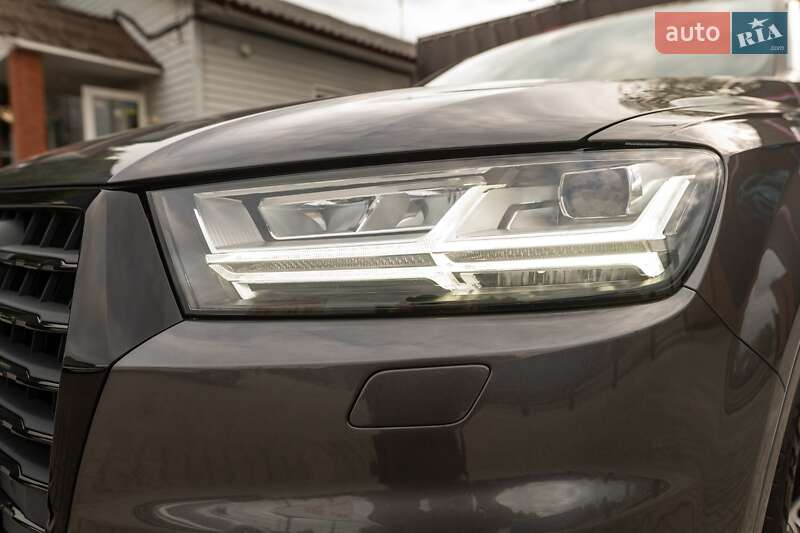 Позашляховик / Кросовер Audi Q7 2018 в Луцьку