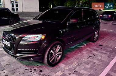 Внедорожник / Кроссовер Audi Q7 2011 в 