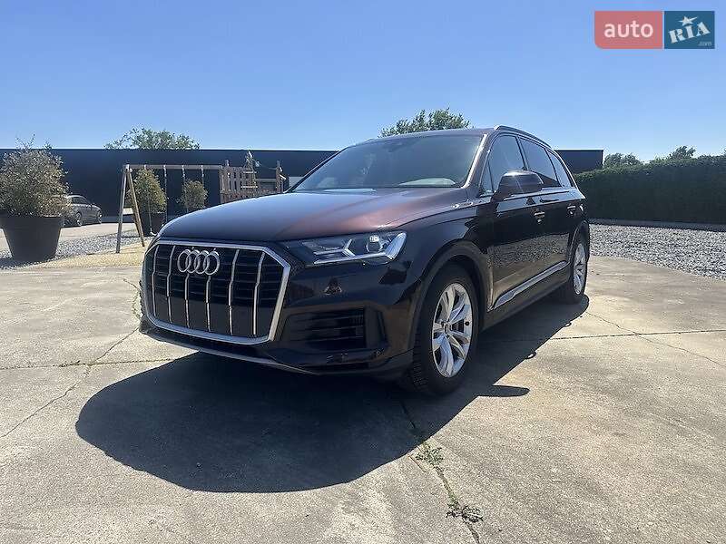 Внедорожник / Кроссовер Audi Q7 2021 в 