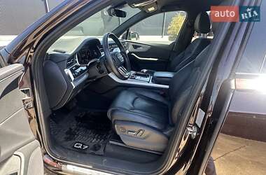 Внедорожник / Кроссовер Audi Q7 2021 в 