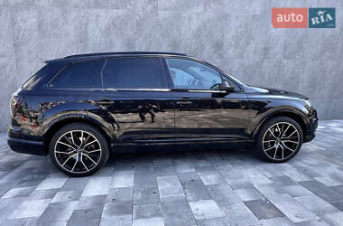 Внедорожник / Кроссовер Audi Q7 2016 в Киеве