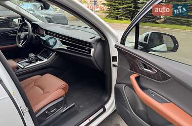 Внедорожник / Кроссовер Audi Q7 2023 в 