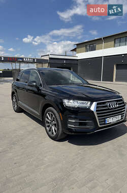 Внедорожник / Кроссовер Audi Q7 2016 в 