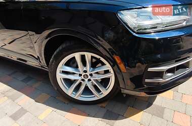 Позашляховик / Кросовер Audi Q7 2017 в 