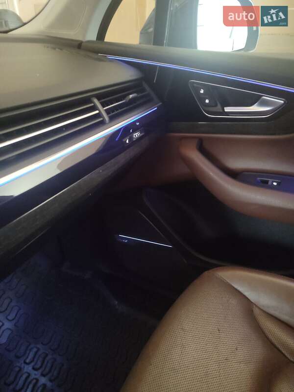 Внедорожник / Кроссовер Audi Q7 2017 в Житомире