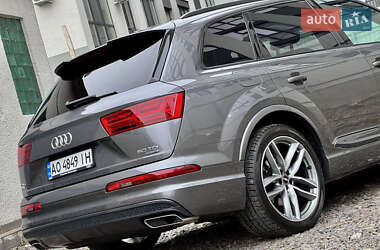 Внедорожник / Кроссовер Audi Q7 2018 в 