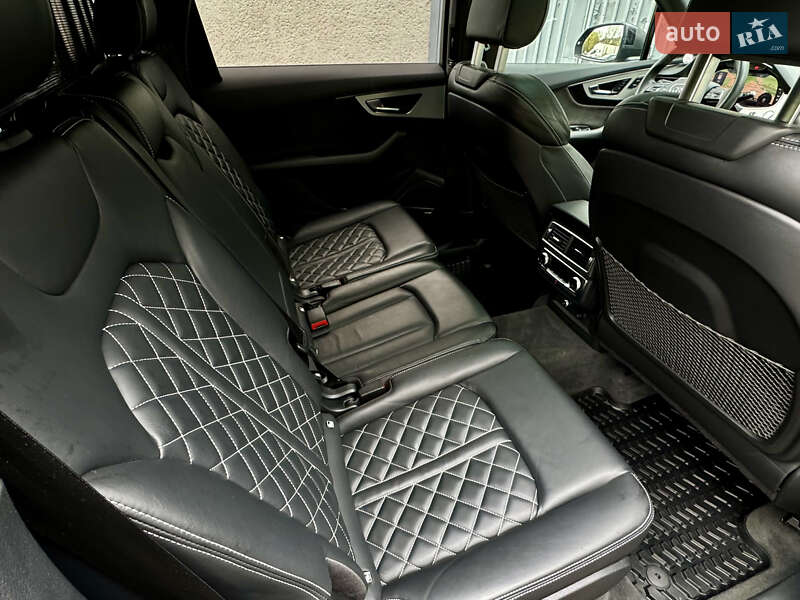 Внедорожник / Кроссовер Audi Q7 2018 в Ужгороде