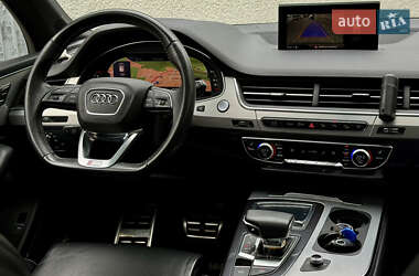 Внедорожник / Кроссовер Audi Q7 2018 в 