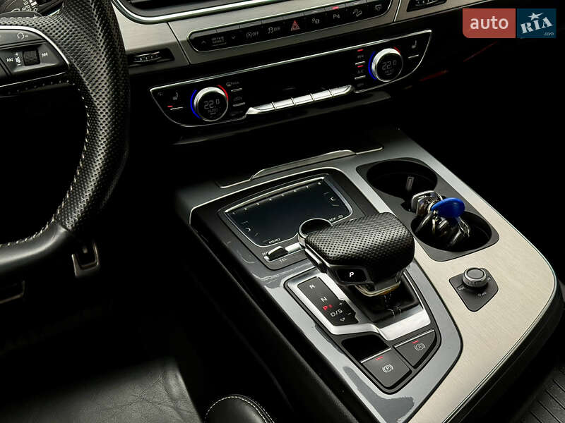 Внедорожник / Кроссовер Audi Q7 2018 в Ужгороде