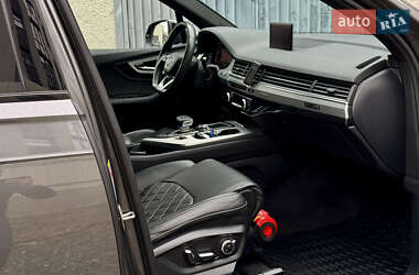 Внедорожник / Кроссовер Audi Q7 2018 в 