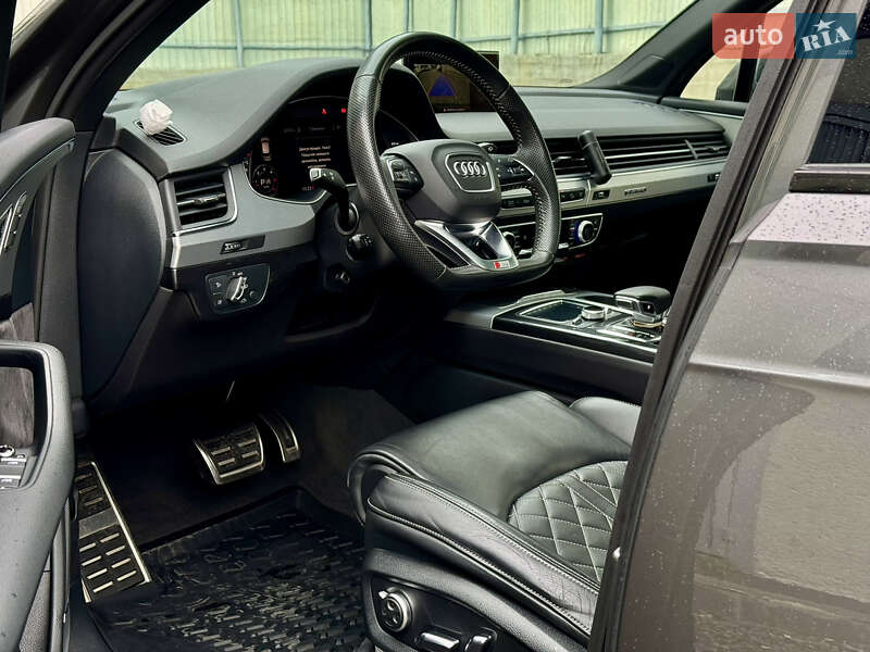 Внедорожник / Кроссовер Audi Q7 2018 в Ужгороде