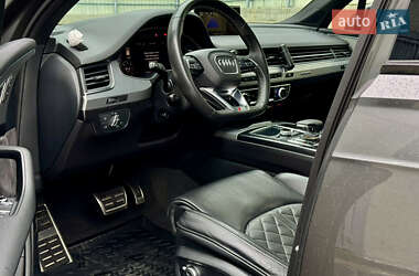 Внедорожник / Кроссовер Audi Q7 2018 в 