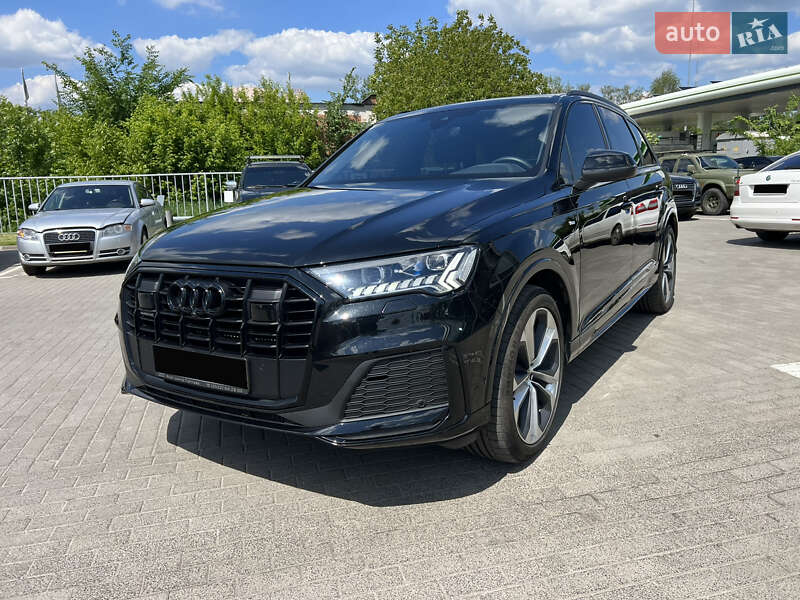 Внедорожник / Кроссовер Audi Q7 2023 в 