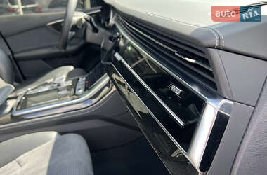 Внедорожник / Кроссовер Audi Q7 2023 в 