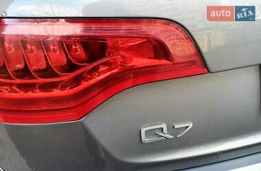 Внедорожник / Кроссовер Audi Q7 2013 в 