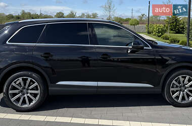 Внедорожник / Кроссовер Audi Q7 2018 в 
