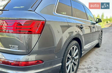 Позашляховик / Кросовер Audi Q7 2016 в 