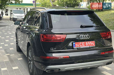 Внедорожник / Кроссовер Audi Q7 2017 в 