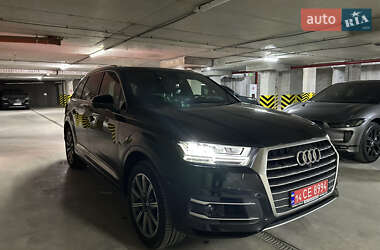 Внедорожник / Кроссовер Audi Q7 2017 в 