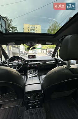 Внедорожник / Кроссовер Audi Q7 2017 в 