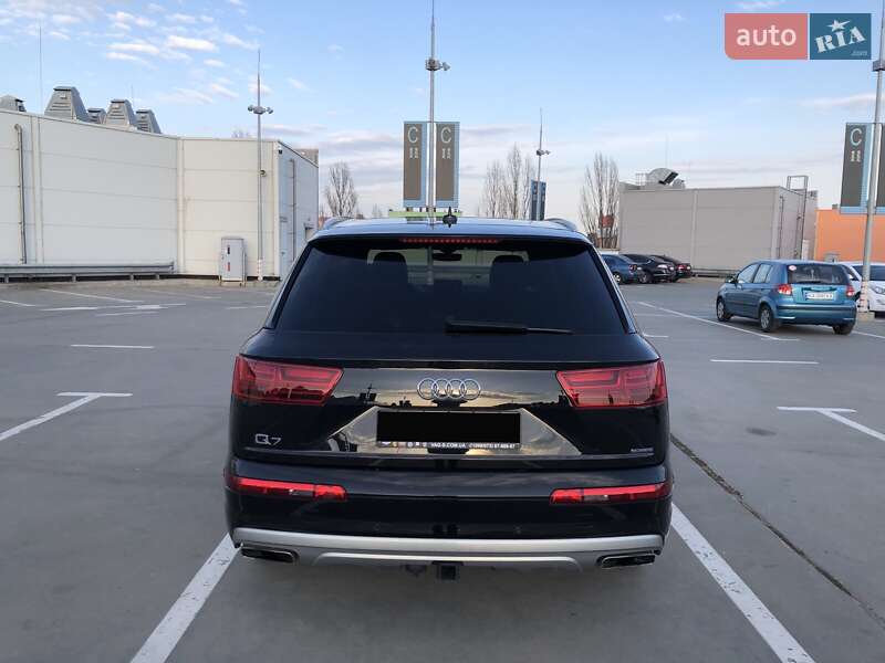Позашляховик / Кросовер Audi Q7 2019 в Києві