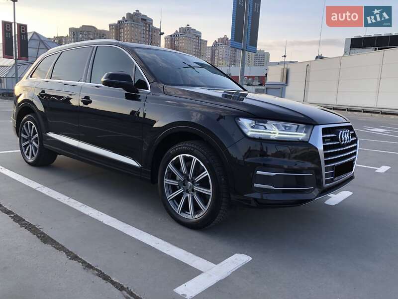 Позашляховик / Кросовер Audi Q7 2019 в Києві