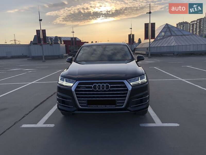 Позашляховик / Кросовер Audi Q7 2019 в Києві