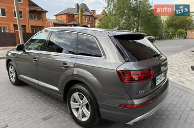 Внедорожник / Кроссовер Audi Q7 2018 в 