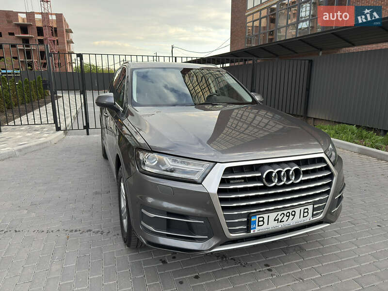 Позашляховик / Кросовер Audi Q7 2018 в Києві