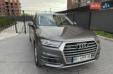 Внедорожник / Кроссовер Audi Q7 2018 в 