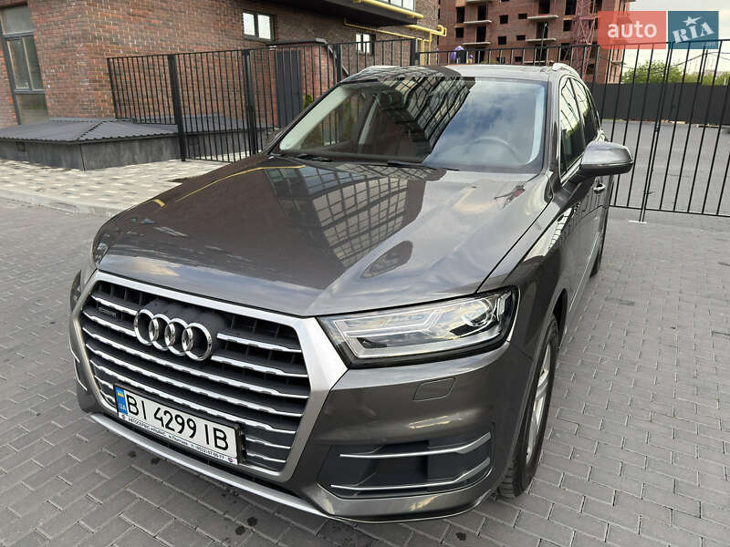 Позашляховик / Кросовер Audi Q7 2018 в Києві