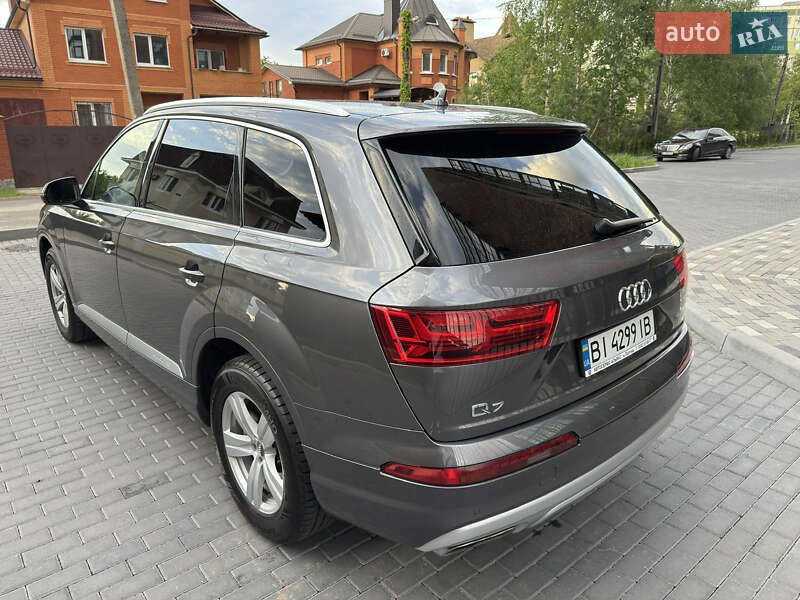 Позашляховик / Кросовер Audi Q7 2018 в Києві