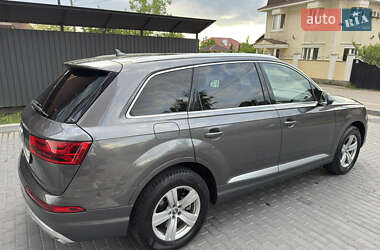 Внедорожник / Кроссовер Audi Q7 2018 в 