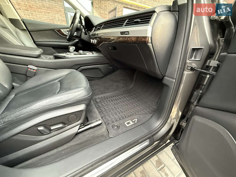 Позашляховик / Кросовер Audi Q7 2018 в Києві