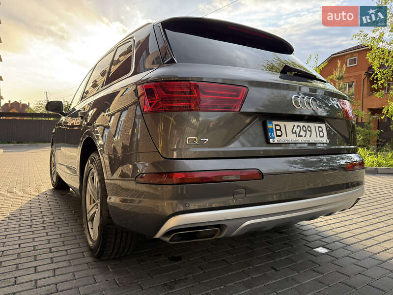 Позашляховик / Кросовер Audi Q7 2018 в Києві