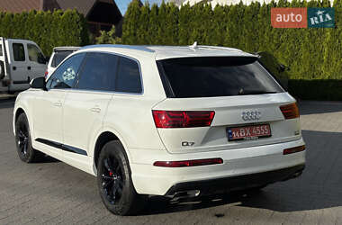 Внедорожник / Кроссовер Audi Q7 2017 в 