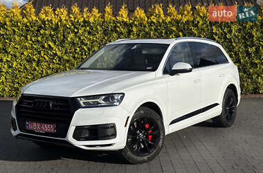 Внедорожник / Кроссовер Audi Q7 2017 в 