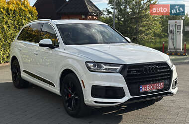 Внедорожник / Кроссовер Audi Q7 2017 в 