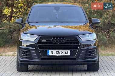 Внедорожник / Кроссовер Audi Q7 2017 в 