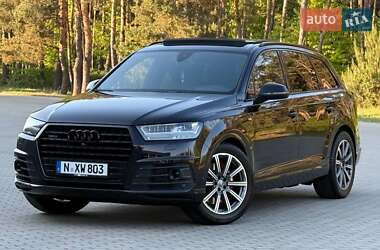 Внедорожник / Кроссовер Audi Q7 2017 в 