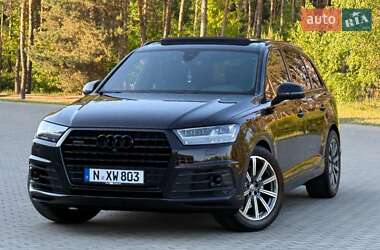 Внедорожник / Кроссовер Audi Q7 2017 в 