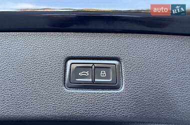 Внедорожник / Кроссовер Audi Q7 2017 в 
