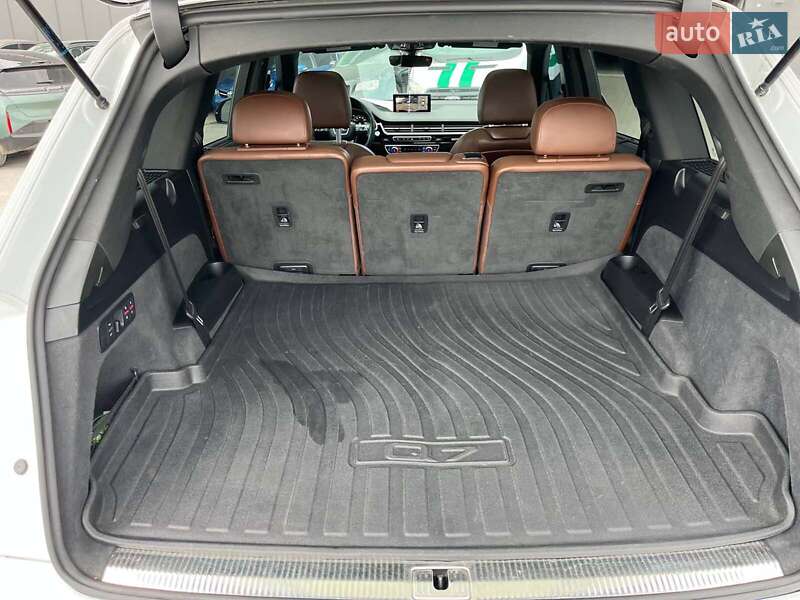 Внедорожник / Кроссовер Audi Q7 2017 в Львове