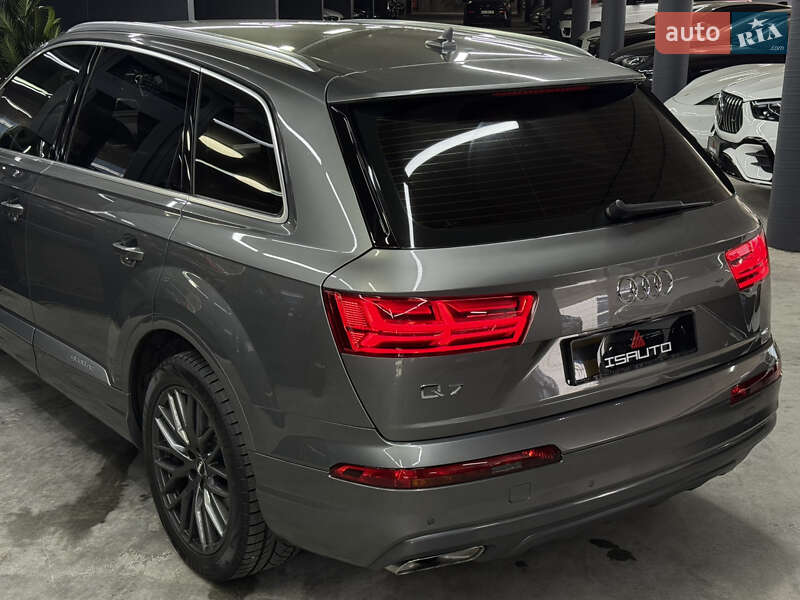 Внедорожник / Кроссовер Audi Q7 2015 в Одессе
