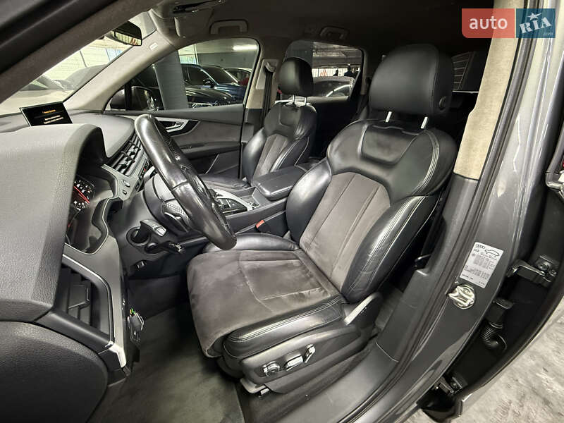 Внедорожник / Кроссовер Audi Q7 2015 в Одессе