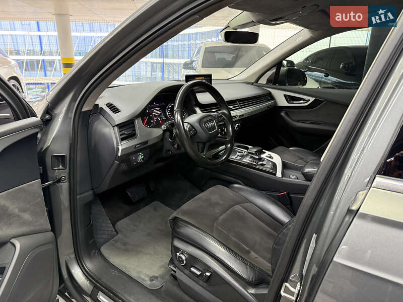 Внедорожник / Кроссовер Audi Q7 2015 в Одессе