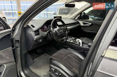 Внедорожник / Кроссовер Audi Q7 2015 в 