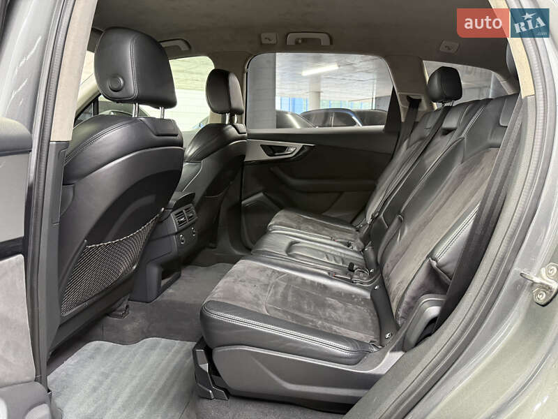Внедорожник / Кроссовер Audi Q7 2015 в Одессе